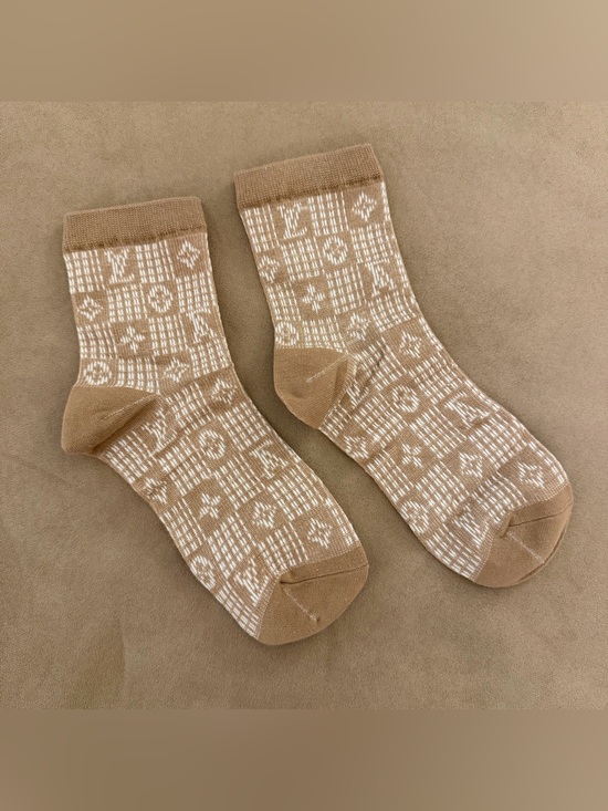 Accessories - Designer Logo Pattern Knit Socks - Biscuit / Taupe Clair